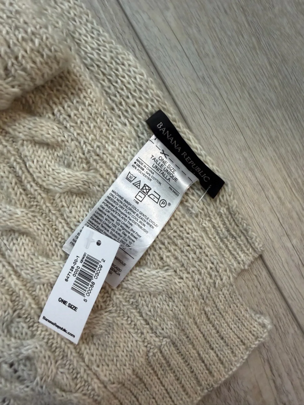 Banana Republic soft cable